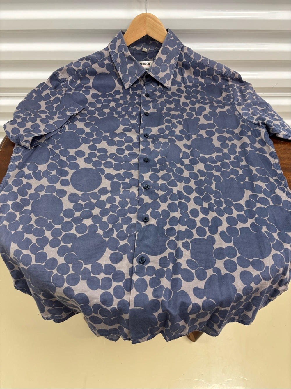 Short-Sleeve Button-Up Shirt in Navy Bubble Print